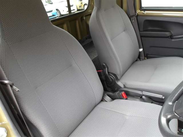 【クルマの状態を徹底検査して公開】中古車の総合評価や内外装の状態などをひと目で分かるよう、プロの検査員が実施した車両検査証明書をご用意しています。