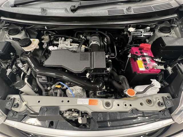 エンジンルームも隅々まで掃除がいきわたっています！