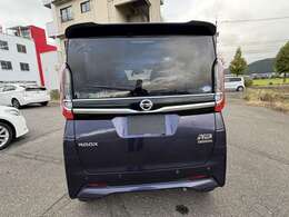 室内展示場を完備しておりますので、天候の悪い日でもゆっくりと車両をご覧下さい。