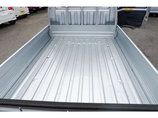 荷台フロアーの状態です