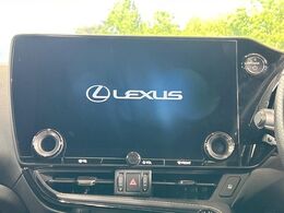 【14インチディスプレイオーディオ】画面内にオーディオ操作はもちろん、空調の調整機能なども盛り込んだ多機能なディスプレイオーディオです！スマートフォン連携はもちろん、車載ナビもお使いいただけます♪