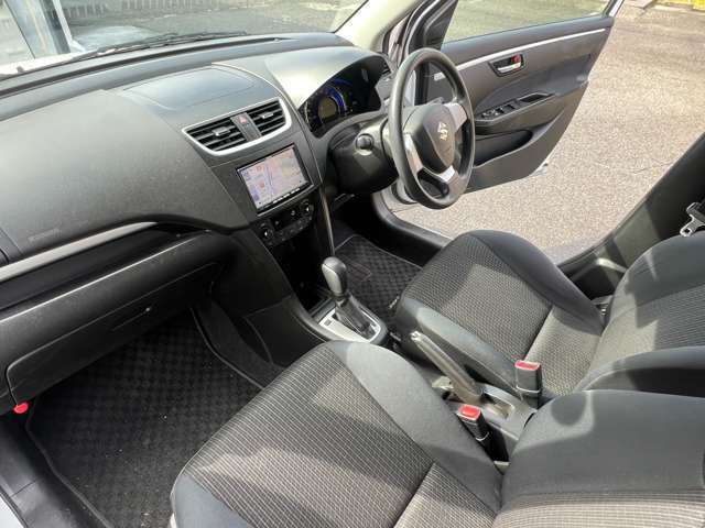 掲載後わずか1日で売れてしまう車も多いです！売約済みだとご迷惑をお掛けしてしまう為、ご来店の際は事前に　電話番号　055-298-6227へご連絡を♪