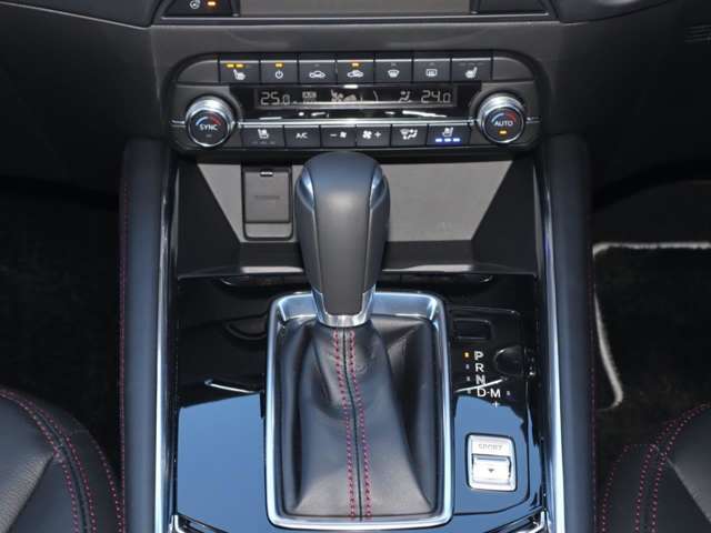 DCT、CVT、従来型のATなど、すべてのトランスミッションの利点を集約し、ロックアップ領域を大幅に拡大し伝達効率の向上とマニュアルトランスミッションのようなダイレクト感を実現した自社製ATです。