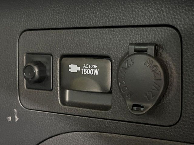【1500Wアクセサリーコンセント】消費電力1500Wまでの家電が使えます。キャンプやスポーツ・アウトドアでのアクティビティはもちろん、災害・停電の際に大活躍♪
