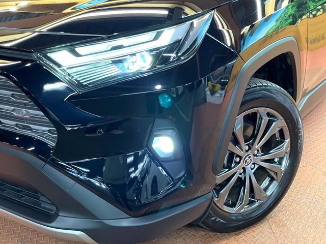 【ダブルファンクションターンランプ付きLEDヘッドライト】人気上昇中のダブルファンクションターンランプを装備！ウィンカーとデイライト＆車幅灯を兼用し、特別感のあるエクステリアを演出します。