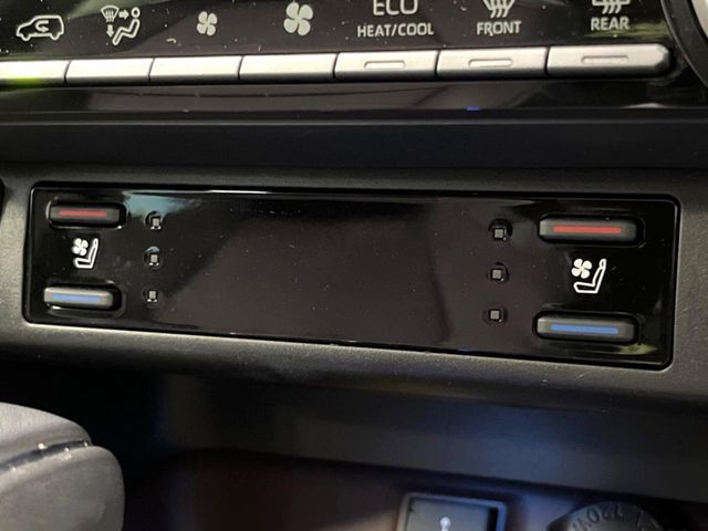 【シートベンチレーション】夏場は涼しい風でお尻や背中の熱やムレを防ぎ、冬はエアコンよりも早く温まってポカポカに！季節を問わず快適に過ごせます。