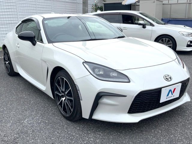 大好評のボディコーティング「弾スプラッシュコート」もご納車までに施工可能。通常のガラスコートと異なる、耐久年数6年の無機質ガラスコーティングが、ボディをキレイな状態に保ってくれます。