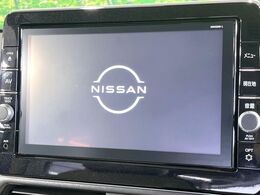 【メーカー純正ナビ】インテリアに溶け込むスタイリッシュな「専用設計」メーカーナビを装備♪視認性や操作性など基本性能にも優れ、より上質なカーライフをお楽しみいただけます。
