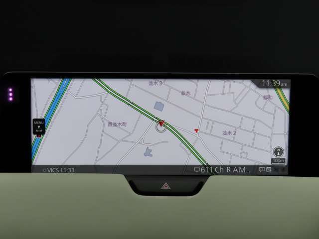ナビSDを装着済みですので、ご納車後は直ぐにご使用いただけます。CDやDVDは装備していませんが、フルセグ付きなのでTVの視聴も可能です。