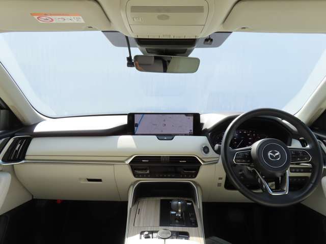 ワンオーナー車と言っても状態は様々ですが、このCX-60はキレイに乗られていますのでご安心ください。ぜひ実際にお座りになってお確かめいただきたい1台です。