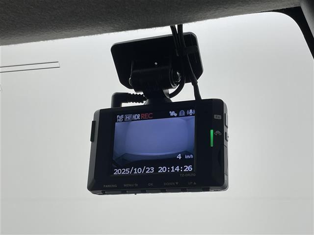 【ドライブレコーダー】映像・音声などの運転中の記録を残します。事故などを起こした起こされた時の証拠になりえますので、もしも時でも安心ですね。