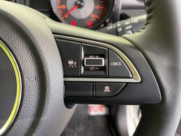 【アダプティブクルーズコントロール】高速道路での長距離走行が楽に！！自動で速度を保つクルーズコントロールが、衝突軽減システムと連携し、前方の車両を感知して車間を保つように速度調節してくれます！！