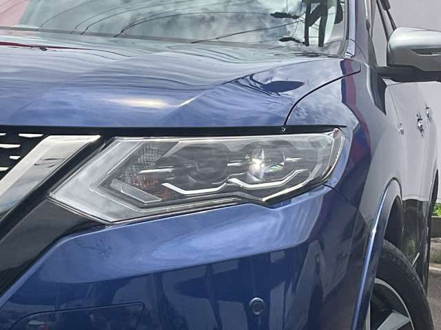 LEDヘッドランプ仕様。シャープな白光色のLEDランプを採用しました。夜の視界を明るくしてくれます。