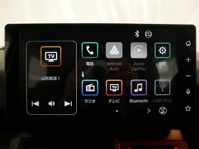 ディスプレイオーディオを装備。スマホとクルマをつなぐことで、これまでのナビに加えて、いろんなサービスが楽しめます。