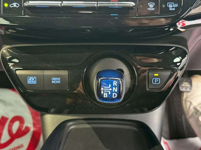 ☆自社工場ございます☆車はメンテナンスが大事です。でも壊れる事もございます。壊れたら嫌な気分になりますが、治ったらいい気分に変わりますよね。自社工場での納車前整備。納車後整備お任せください。