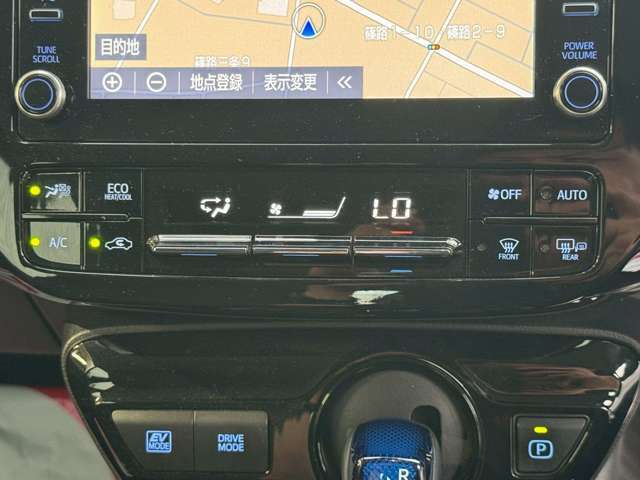 ☆雨が降ってても大丈夫☆今日は休みだ！車を見に行こう！と思っても雨が降ったりしてると困っちゃいますよね。当店は屋内でお車を見る事が出来ます。晴れの日も雨の日も、いつでも見に来てくださいね。