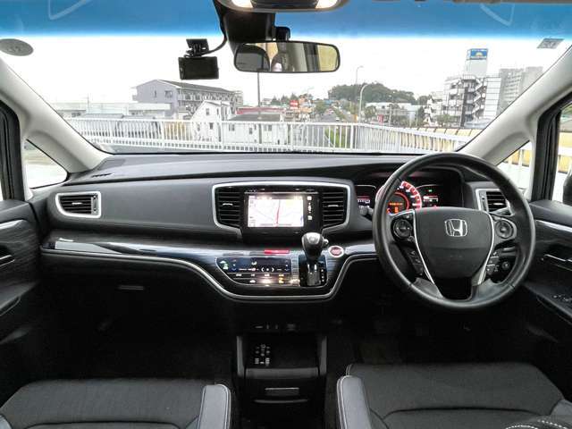 プレミアムかつスポーティーな意匠のインパネ