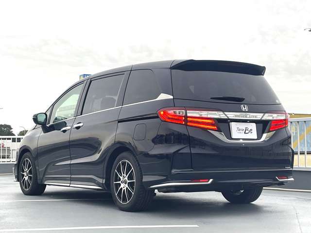 5代目ODYSSEは3列すべてが広く快適で、上質な室内空間と走行性能を高い次元で両立したミニバン。