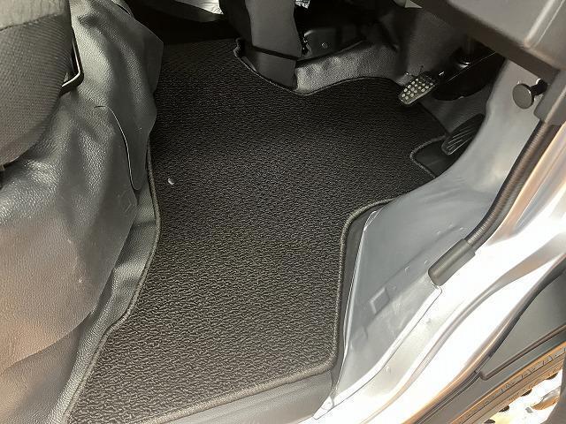 足元広々