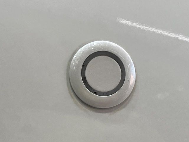 【コーナーセンサー】バンパーに付いたセンサーが障害物を検知！一定の距離に近づくとアラートで教えてくれます♪狭い駐車スペースや車庫入れ時も安心ですね☆