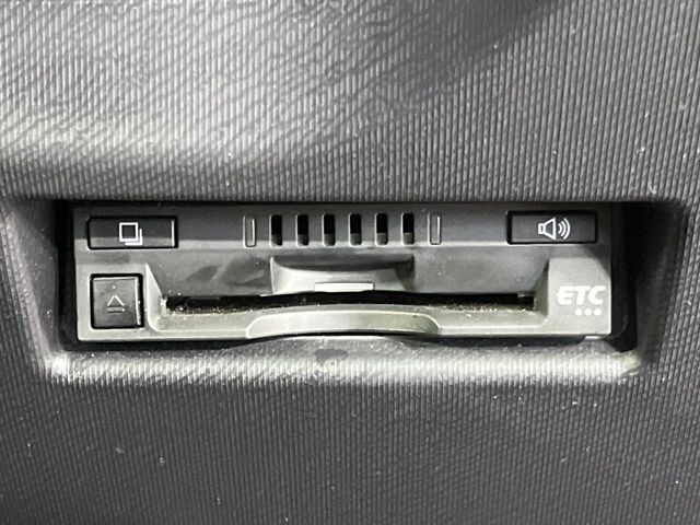 【ETC】高速道路の料金所をストレスなく通過！話題のスポットやサービスエリアに多い「スマートIC」利用時は必須のアイテムです。当店でセットアップを実施、ご納車当日からすぐにご利用いただけます！