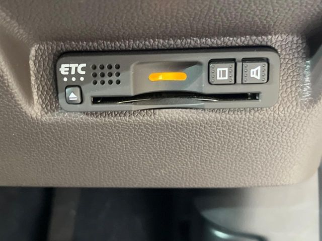 【ETC】高速道路の料金所をストレスなく通過！話題のスポットやサービスエリアに多い「スマートIC」利用時は必須のアイテムです。当店でセットアップを実施、ご納車当日からすぐにご利用いただけます！