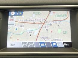 ●純正ナビ:一体感のあるナビは、高級感ある車内を演出してくれます。Bluetooth再生などオーディオ機能も充実しておりますので、運転もより楽しめます♪