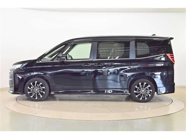 総額は岐阜県内・店頭納車、下取り車なし、1年間走行距離無制限の中古車保証付きの場合の概算です。お客様の状況により金額はかわってきますので、是非一度お問い合わせください。