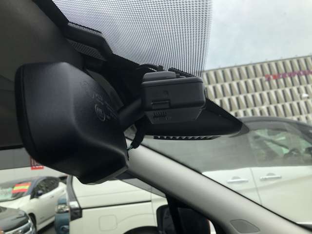 ◆ドライブレコーダー◆万一、事故に遭遇した時など、品質の高い映像と音声で運転の記録をナビ画面ですぐに確認できます！