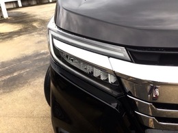 【LEDヘッドライト】ディスチャージヘッドライト（HID）と同等の明るさで、夜道や雨天走行が明るく視界良好！！　フォグライトも装備で、安心感さらにUPです♪安心ドライブを楽しんで下さい♪