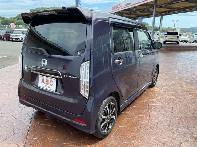 月々1万円からの安心定額カーリースも取り扱いしております。車検・自動車税・メンテナンス(オイル交換など)が全て込みなので、毎月の維持費も楽々です。詳細は当店までお問い合わせください。