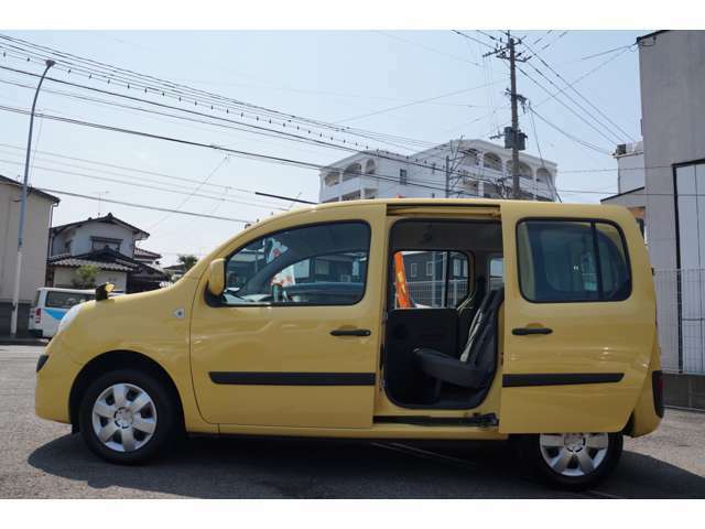 車検・修理の際は、無料で代車貸出しも行っております！万が一の修理も自社工場にて、安心のアフターメンテナンス。国産車から輸入車までメンテナンス実績豊富な工場で、オイル交換から各修理等何でもお任せ下さい。