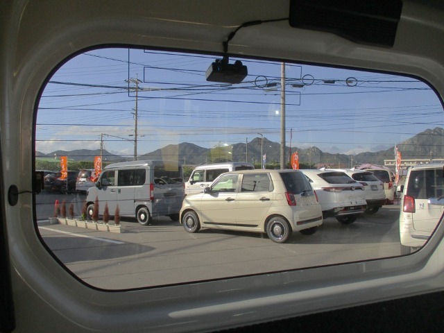後方にもドラレコが付いています。
