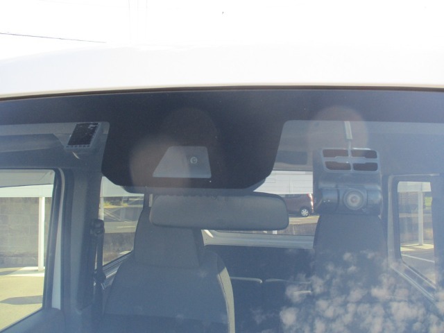 （フロントガラス外側から）