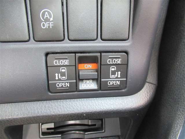 両側電動スライドドア