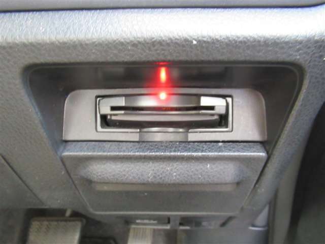 ETCを装備しております。朝通勤で高速道路を使われる方、休日に高速道路でお出かけする方！そんな方にお薦めです。ETCの様々な制度を使うことができます。高速道路の通行もスムーズです。