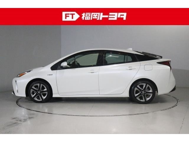 ☆トヨタ認定中古車☆ハイブリットシステム診断書と初度登録年月から10年間（走行20万キロまで）、ハイブリット機構の無料保証が付いています。
