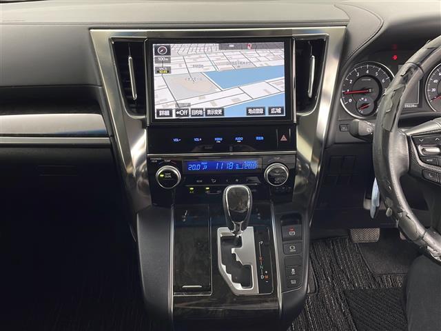 【フロアマット】車内を綺麗に保つのには必須のアイテムです。当店ではフカフカな新品マットも絶賛取り扱い中！ぜひご相談くださいませ。