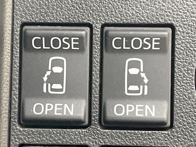 【両側パワースライドドア】スマートキーや運転席のスイッチで後席両側スライドドアの開閉が可能♪電動だから力を入れてドアを開ける必要が無く、小さなお子様でも簡単に開け閉めでき快適です♪