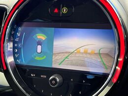 ●ガイドライン付きバックカメラ：不安な駐車もこれで安心！ガイドライン付きなので狭い箇所での駐車もラクラクです！