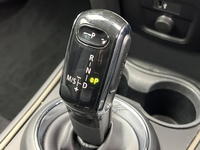 ●シフトノブの使用感も少なく、良好な状態です。