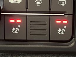 【シートヒーター】寒い日に重宝するシートヒーター！エアコンより早く温まってくれるので寒がりの人も安心ですね♪エアコンの温風は乾燥するから苦手、という方にもをおすすめです。