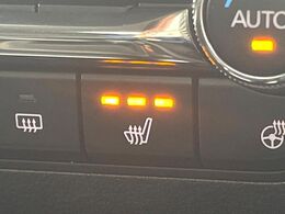 【シートヒーター】寒い日に重宝するシートヒーター！エアコンより早く温まってくれるので寒がりの人も安心ですね♪エアコンの温風は乾燥するから苦手、という方にもをおすすめです。