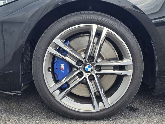 左前フロント 225/40R18