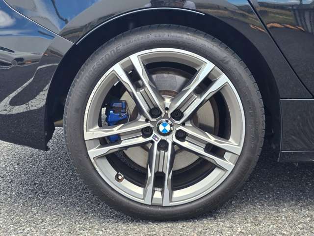 右後リヤ 225/40R18