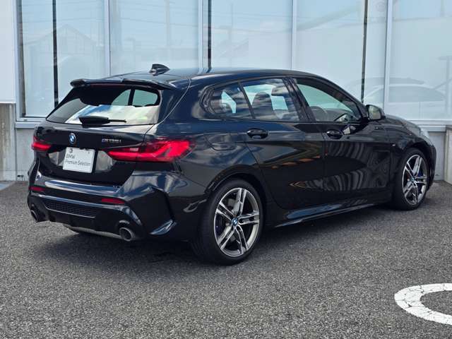 この度は弊社認定中古車をご覧いただき誠にありがとうございます。弊社はBMW 正規ディーラーですので遠方のお客様も安心してご購入下さい。ご不明な点がございましたらお気軽にお申し付けください。