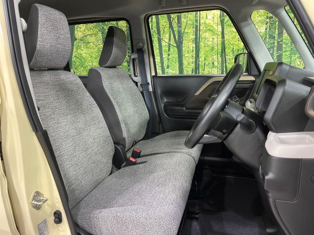 運転席シート廻りは使用感も少なく、良好な状態となっています。丁寧に使われていたことがよくわかりますね。