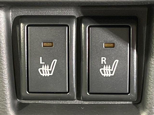 【シートヒーター】寒い日に重宝するシートヒーター！エアコンより早く温まってくれるので寒がりの人も安心ですね♪エアコンの温風は乾燥するから苦手、という方にもをおすすめです。