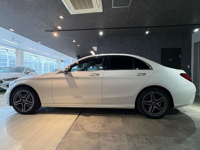 ■提携工場にて、車検・法点・一般修理、鈑金塗装、カスタムを承ります。■