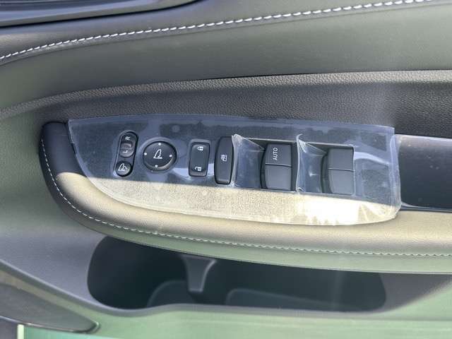 ★納車前に、専属のクリーニングスタッフが、ピッカピカにクリーニングして納車いたします！もちろん、ピッカピカの状態でお渡しするクリーニング費用も支払総額に含まれています！